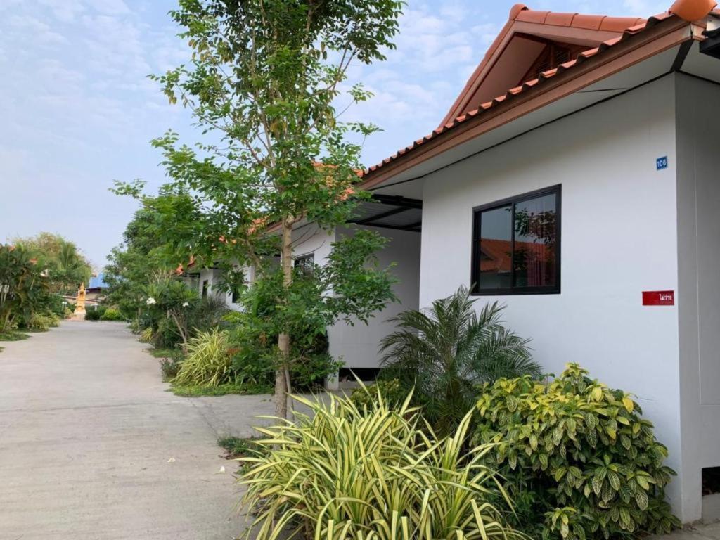 Nangrong Garden Home Nang Rong Exterior foto